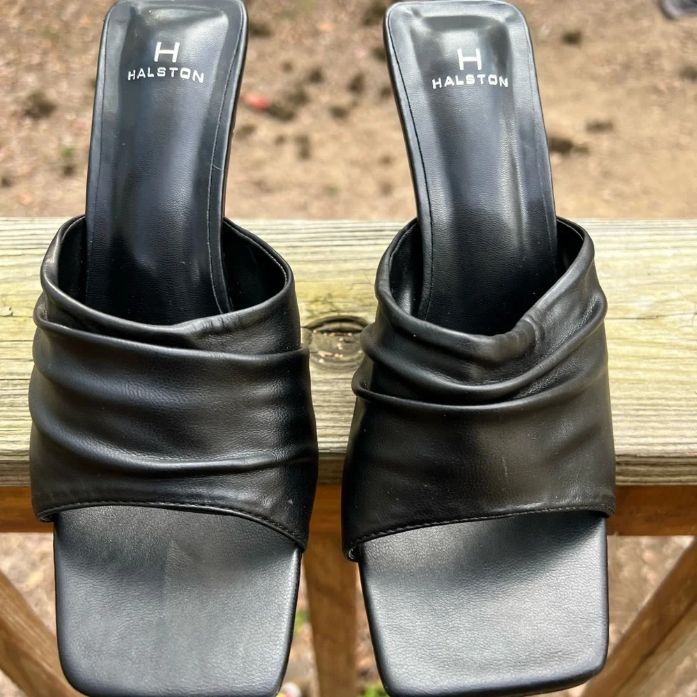HALSTON Heritage Luanda Slip On Heel Women’s 8.5 NWT NEW